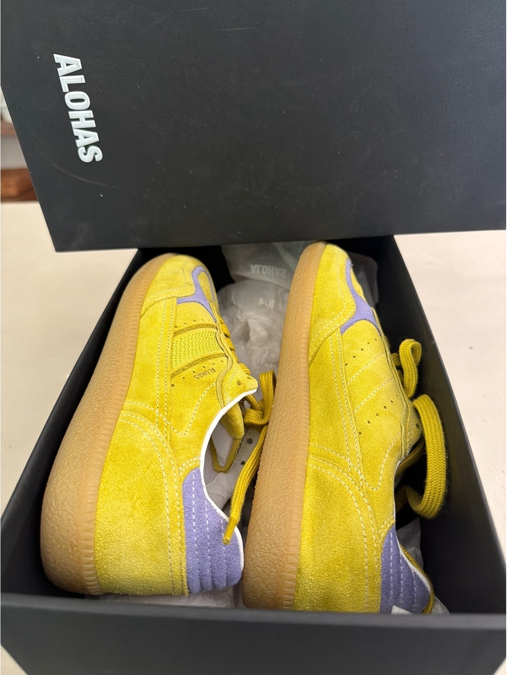 Alohas acid green SUEDE 37 6.5 yellow NIB
